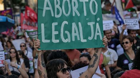 Brasil más protestas contra proyecto antiaborto al que Lula tilda de