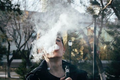 The Rise Of Vaping Related Lung Cancer What You Need To Know