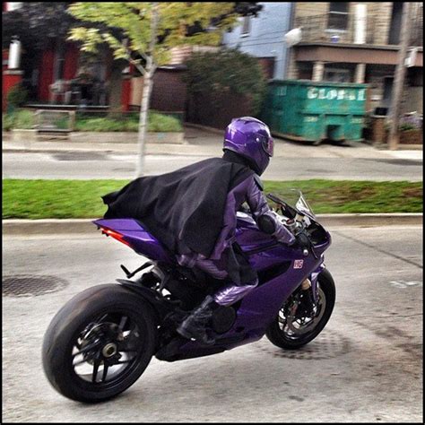 SNEAK PEEK Kick Ass First Look Hit Girl