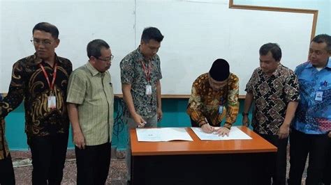 Kembangkan Kompetensi Mahasiswa Uma Dan Alfamidi Tandatangani Mou