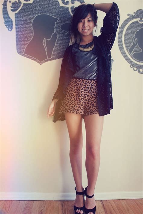 7 Ways To Wear Printed Shorts Teen Vogue