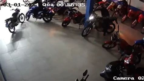 Em A O Ousada Criminosos Furtam Motocicletas De Concession Ria Em