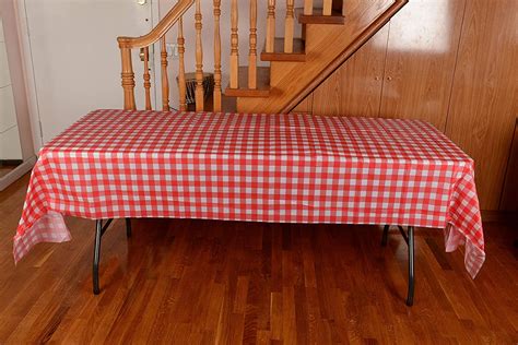 Disposable Red and White Plastic Checkered Tablecloth – EcoQuality Store