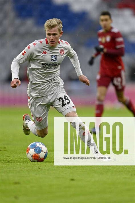 Jonathan Burkhardt Fsv Mainz On The Ball Fc Bayern M Nchen Fcb