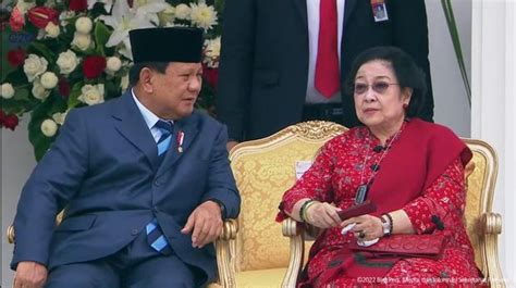 Jokowi Pimpin Upacara Hut Tni Di Istana Megawati Prabowo Duduk Sebelahan