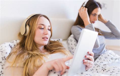 Effects Of Listening To Music While Sleeping The Pros And Cons