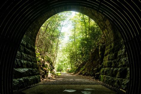 Poe Paddy Tunnel Centred Outdoors