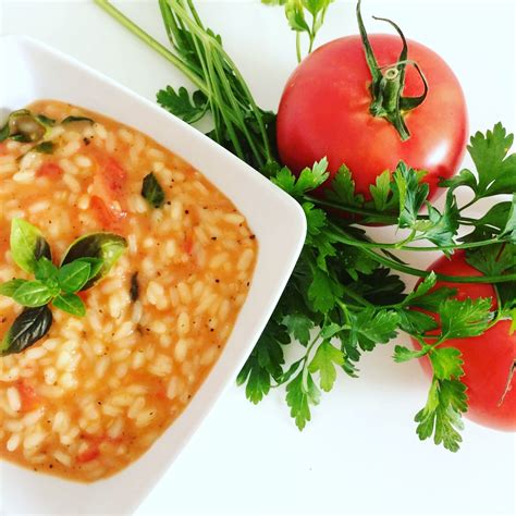 RISOTTO Z POMIDORAMI I BAZYLIĄ