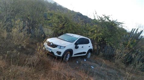 Cantor Tierry Sofre Acidente De Carro Enquanto Seguia Para Show Em