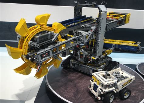 Огромный роторный экскаватор LEGO Technic в действии | gagadget.com