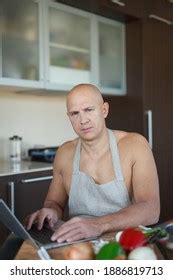 294 Man Apron Naked Cooking Images Stock Photos Vectors Shutterstock