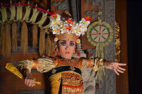 night  ubud palace  ultra