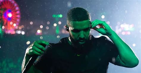 Rappert Drake Breekt Record In The Billboard Hot 100 Qua Meeste Nummers In De Lijst