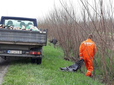 Jkp Isto A Abalj Ure Ivanje Deponija I I Enje Kanala Pored