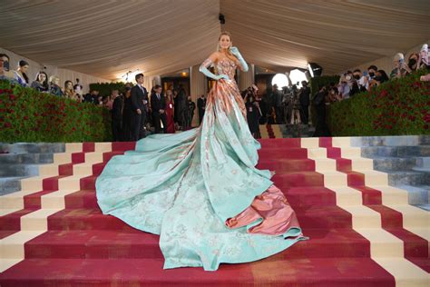 Foto Blake Lively Representou A Est Tua Da Liberdade No Met Gala De