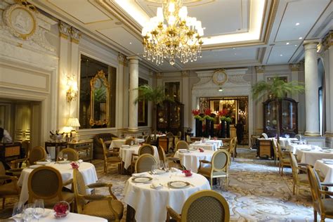 Major Foodie Review - Le Cinq at Four Seasons Hotel George V (Paris)