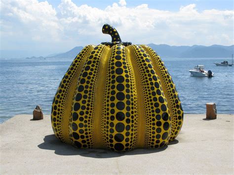 Pin By I On Mwlg Yayoi Kusama Yayoi Kusama Pumpkin Naoshima Island