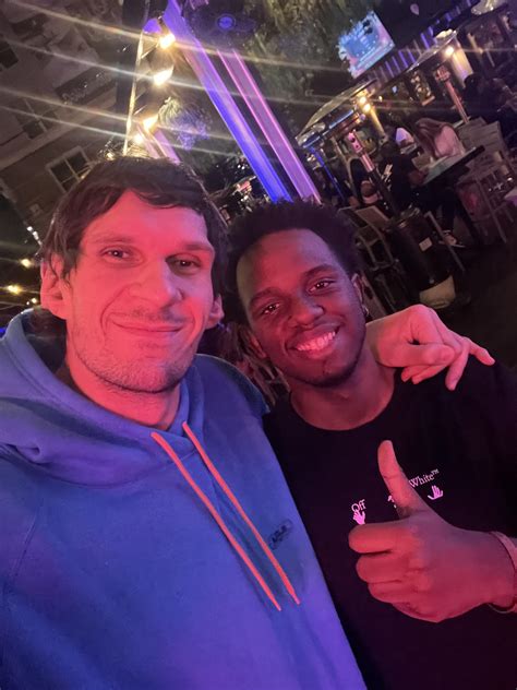 Shoutout Bobi for taking a picture he was real nice and stopped eating