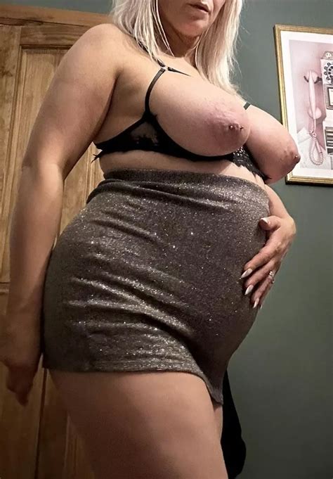 Pregnancy Means My Tits Need Loads Of Attention Nudes Preggo Nude Pics Org