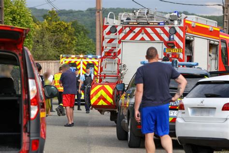 Doubs Le Gar On De Ans Percut Par Une Voiture Lougres N A Pas Surv Cu