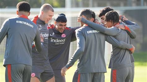 Das Wichtigste Zum Frankfurt Rfs Eintracht Versp Rt Nach Liga Rger