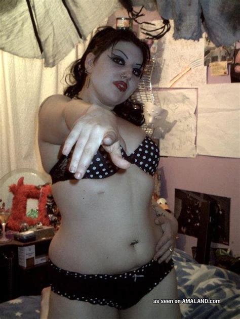 Gothic Bbw Flaunts Her Chubby Body Porn Pictures Xxx Photos Sex Images Pictoa