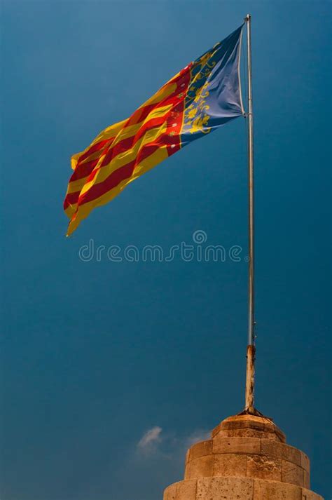 Bandeira Da Comunidade Valencia Soprando Ao Vento Imagem De Stock