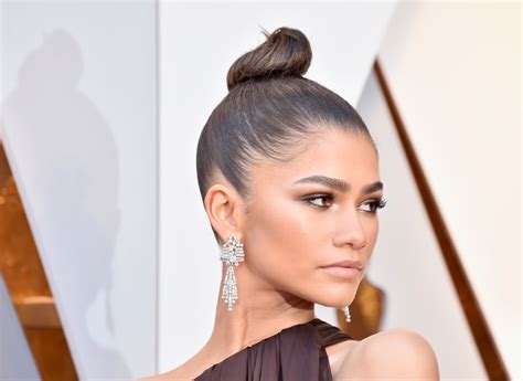 Zendaya Hair And Makeup At The 2018 Oscars Popsugar Beauty Photo 4