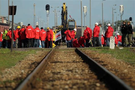 Górnicy zablokowali transport rosyjskiego węgla Tusk oszust ZDJĘCIA