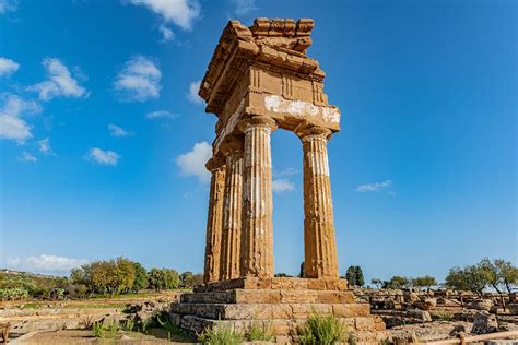 Tempio Dei Dioscuri Valle Dei Templi Di Agrigento｜the World Of Sicily