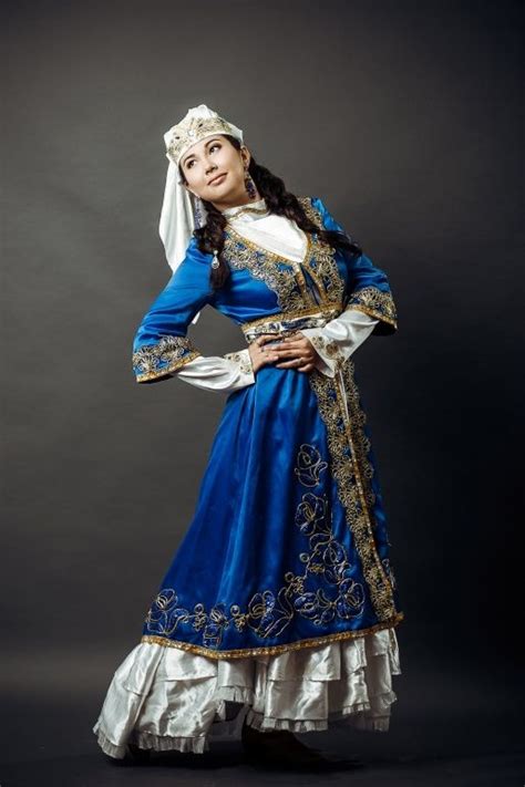 Татарское женское нац. платье. Tatar lady in traditional costume ...
