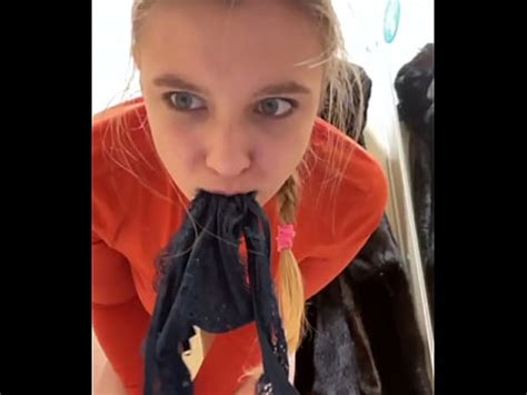 Follada extrema Masturbarse en público Dedos en el coño Vibrador Controlarme XVIDEOS