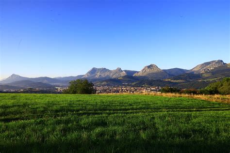 Temprano Cielo Azul Y Sol Eitb Eus Flickr