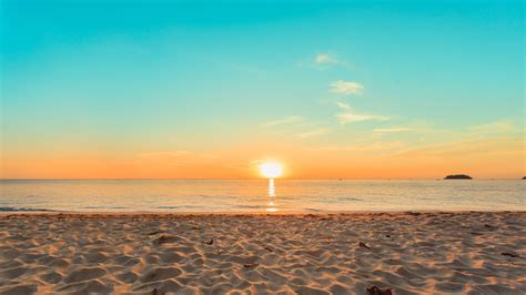 Beautiful Sunrise Reflection Beach View Ocean Sand Blue Sky Silhouette ...