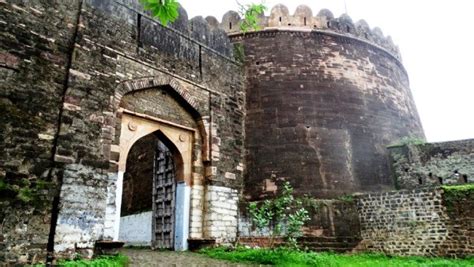 Forts In Madhya Pradesh Top 10 Forts In Madhya Pradesh India Tours