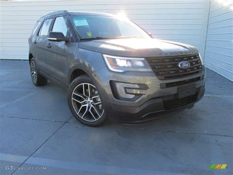 Magnetic Metallic Ford Explorer Sport Wd Photo