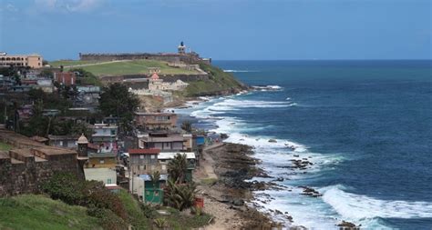 Au moins 11 morts après le chavirage d un navire au large de Porto Rico