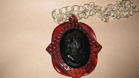 Necklaces | Bakelite Jewelry and Bakelite Collectibles