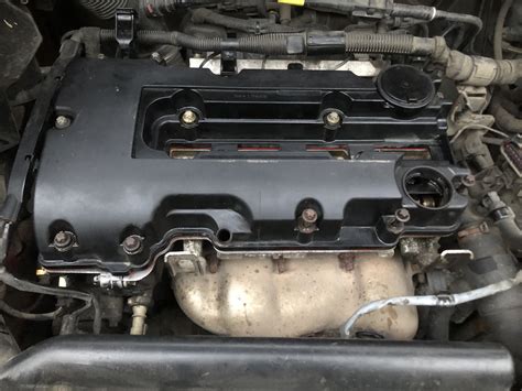 Замена прокладки клапанной крышки — Opel Corsa D, 1,4 л, 2013 года ...