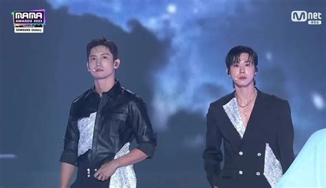 Penampilan Tvxq Kembali Ke Mnet Mama Awards Setelah Tahun Foto