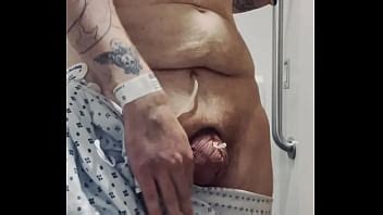 maricón golpea en el hospital y revela lo que su amo le hizo hacer XVIDEOS
