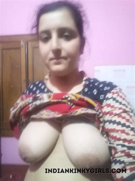 Busty Bangla Milf Showing Her Huge Boobs Indian Nude Girls