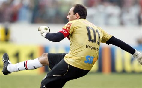 Gol 100 de Rogério Ceni completa dez anos Gazeta Esportiva