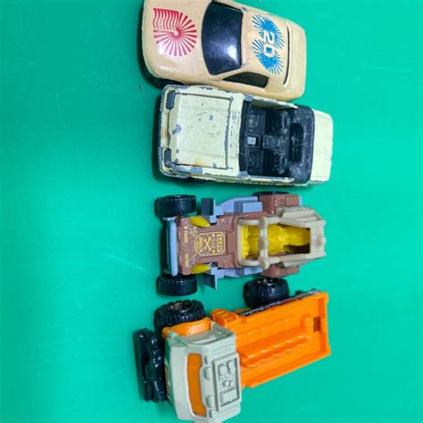 Mixed Bag Of Matchbox And Hot Wheels Cars B
