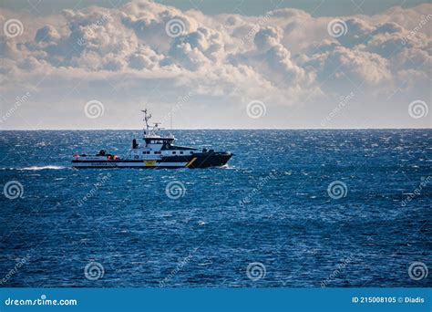 Barco Da Guarda Costeira Espanhola Em Patrulha No Mar Mediterr Nico