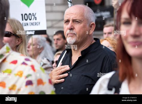 Ex Genesis Musiker Peter Gabriel Beteiligt Sich An Den Menschen Climate