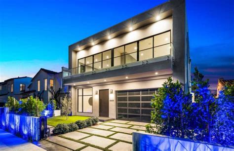 Exquisite Brand New Los Angeles Modern Home listed for $4.5 Million