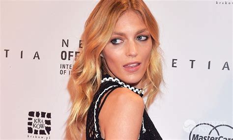 Anja Rubik dodała odważne zdjęcie na Instagram Modelka pokazała piersi