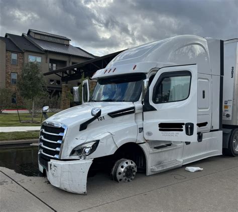 Truck driver involved in Houston police chase faces multiple charges in court