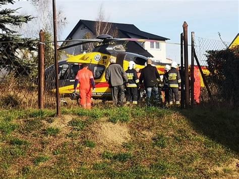 Po Zderzeniu Auto Wjecha O Na Chodnik Uderzy O W Latk Polsat News